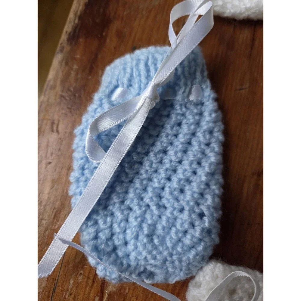 Lot Of Handmade Hand Knit Baby Booties,  Mittens & Hat Unisex White Blue NEW